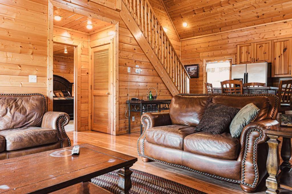 Bear'S Lair Villa Гетлинбург Екстериор снимка